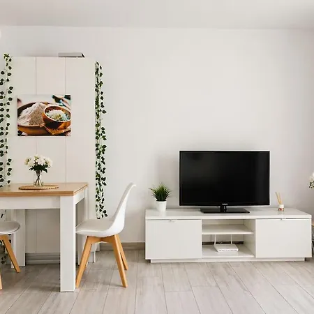 Minimalist Boho-chic 10 Minutes From The *